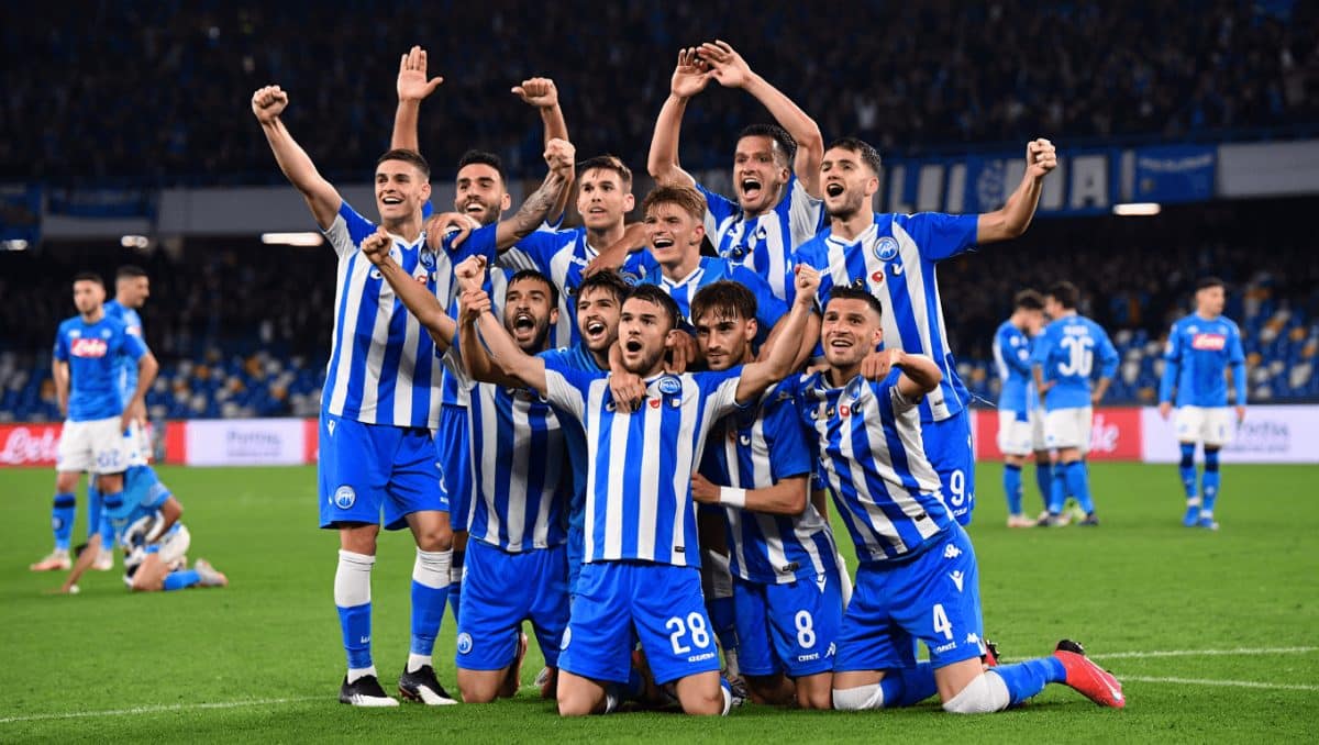 Como 1907 eliminerar Neapel och kvalificerar sig till semifinal i Coppa Italia för första gången på 40 år