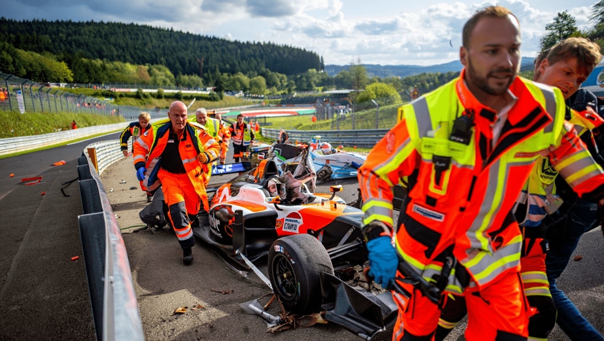 https://www.motorsport-magazin.com/mehr-motorsport/video-14539-tragischer-todesfall-schwarzes-wochenende-am-nuerburgring.html
