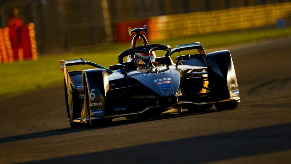 Porsche präsentiert Formel-E-Rennwagen 975 RSE