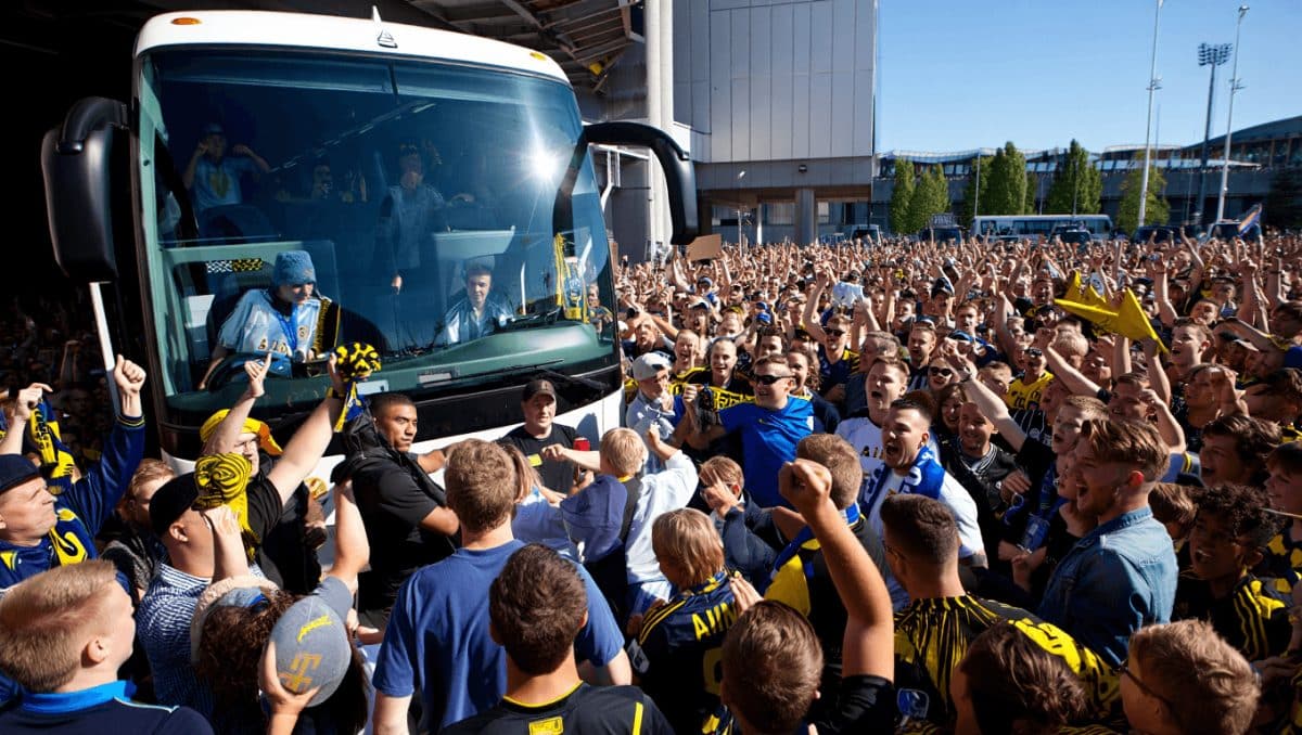 Här är AIK:s bussmottagning