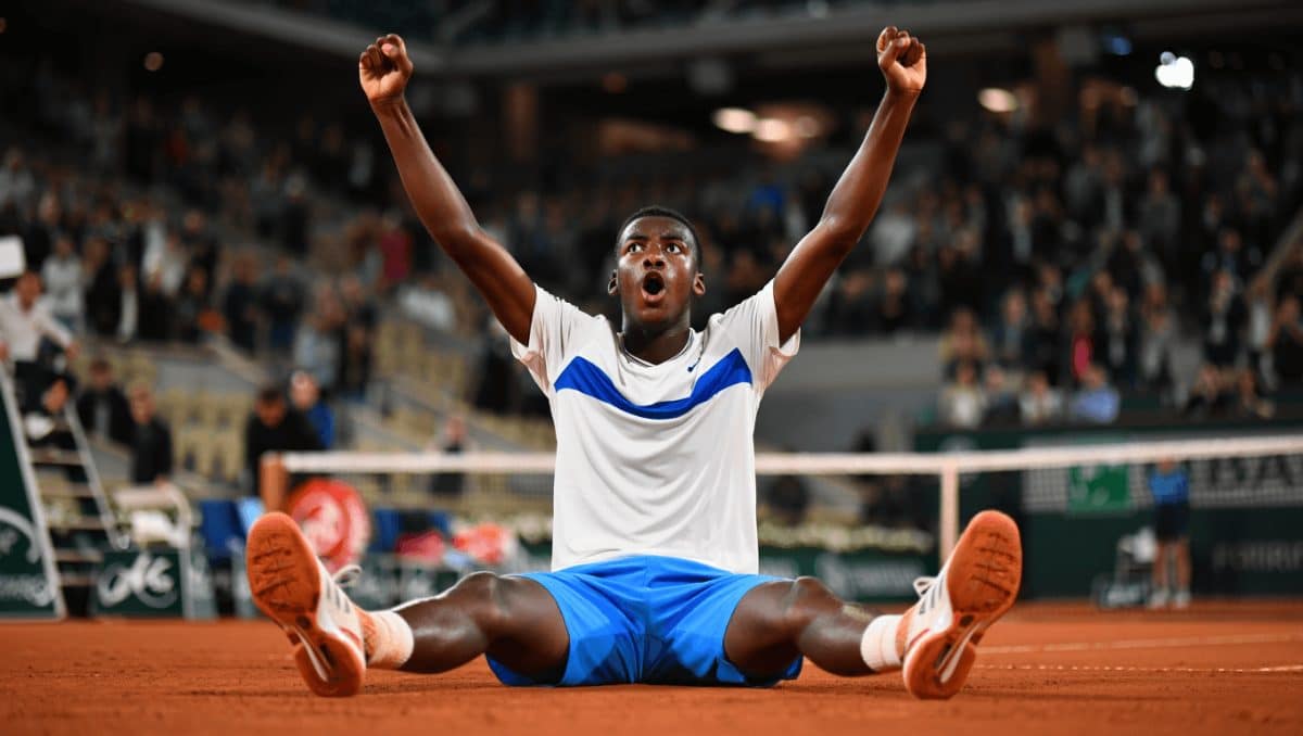 17-åriga Moïse Kouamé blir den yngsta matchvinnaren på Roland Garros sedan 1991